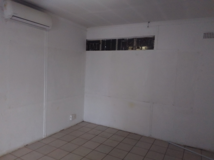 To Let commercial Property for Rent in Oos Einde North West